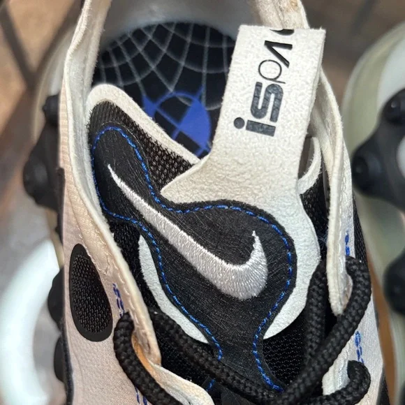 Nike White and Black Athletic Shoes like new - Picture 6 of 15